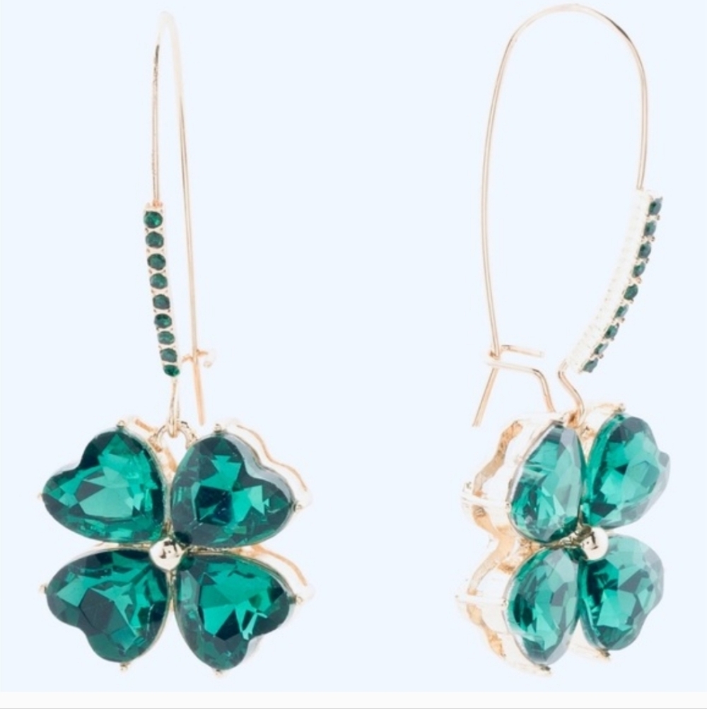 Betsey Johnson Dark💚 Green Clover Earrings/ NWB Dangling Earrings✨️💚☘️